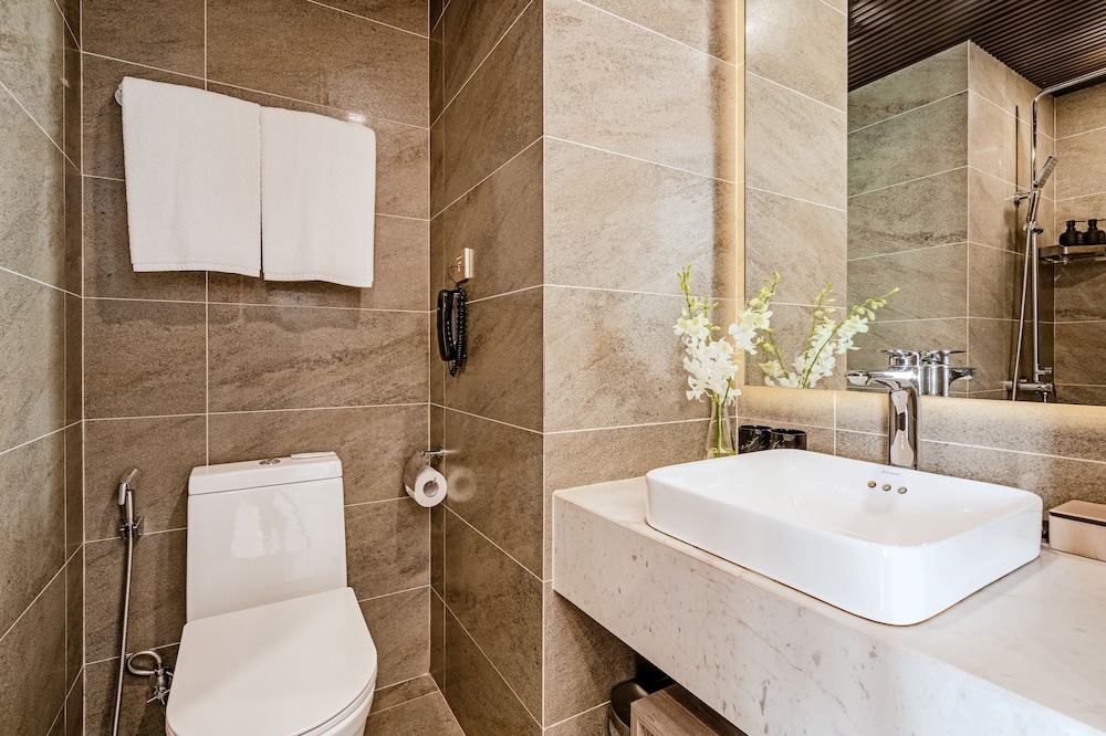 HAIAN Riverfront Hotel 57/60