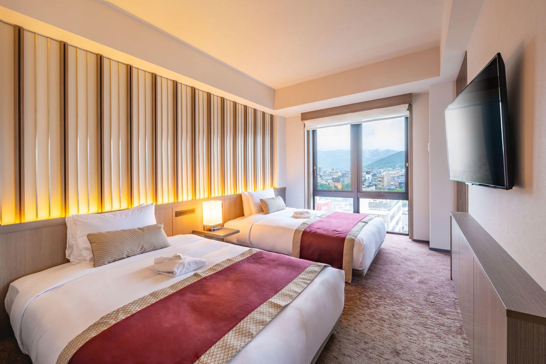 Gate, Suite, Twin Beds, Corner