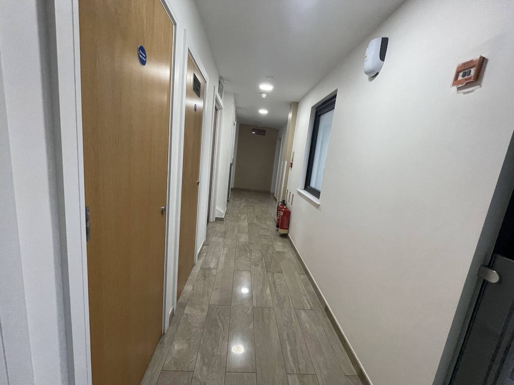 Ilford Tower Apartments 4/45