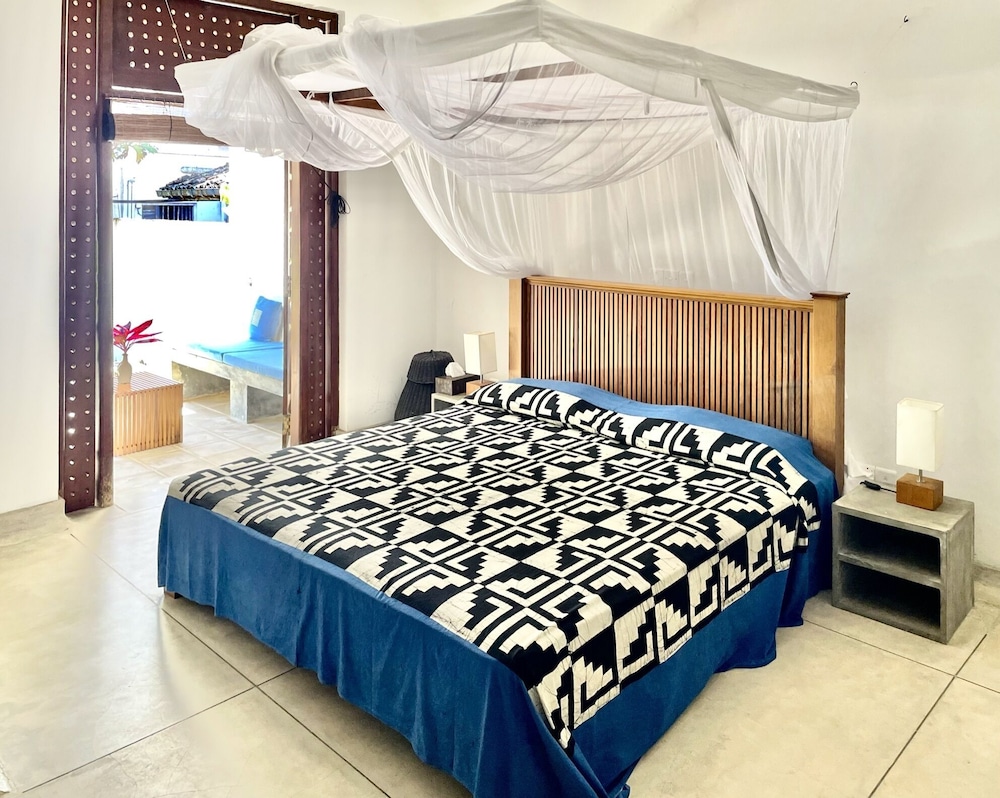 Garden, Standard, King Bed