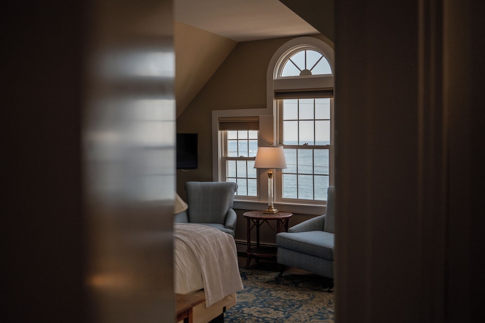 Beach House Inn 22/49