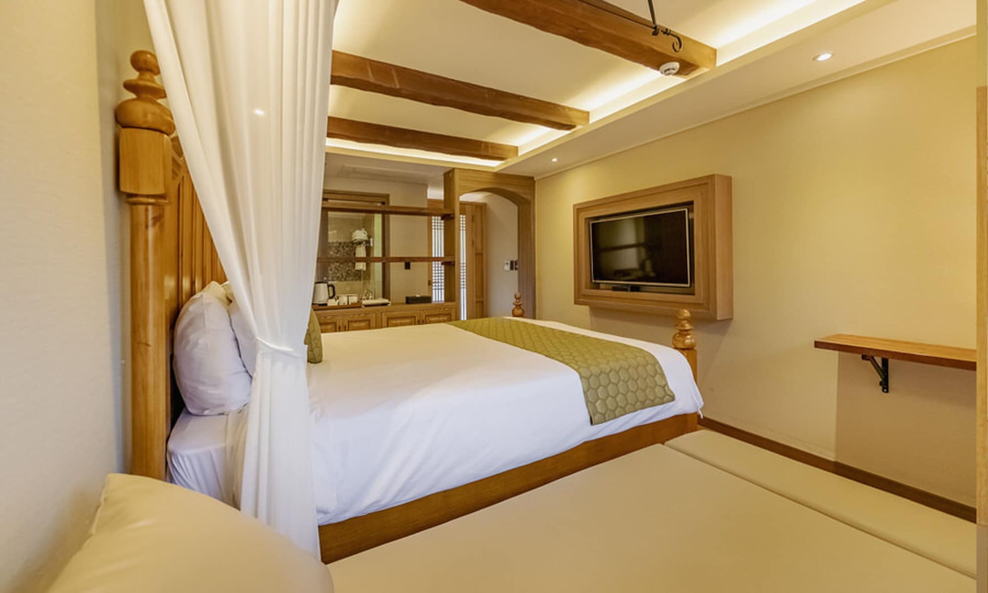 Garden, Deluxe, 1 Double and 1 Single Bed
