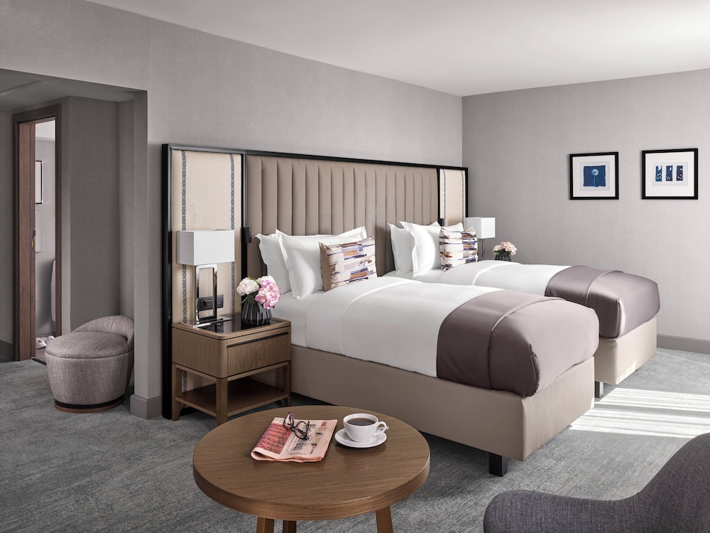 Classic, Twin Beds