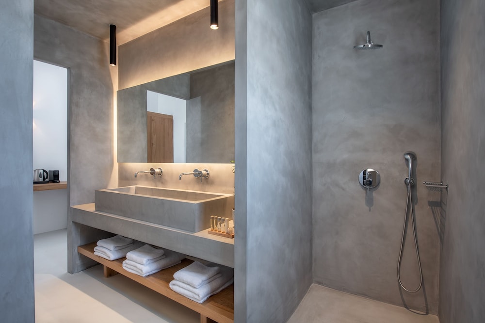 June Twenty Suites 48/50