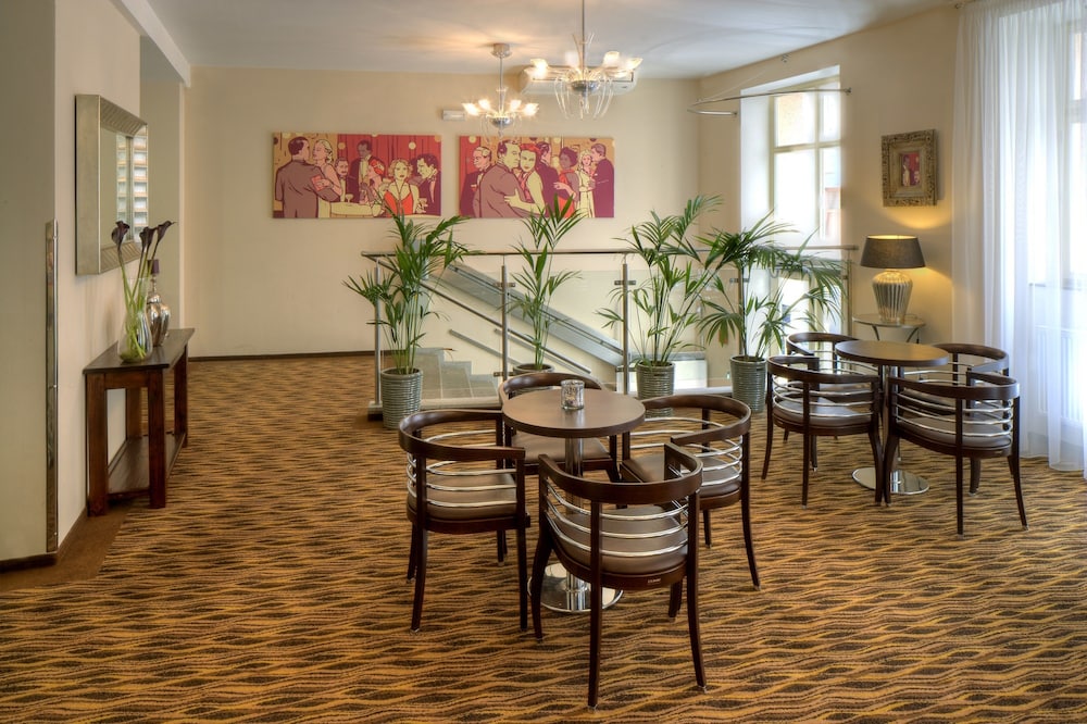 1 Republic Hotel 40/51
