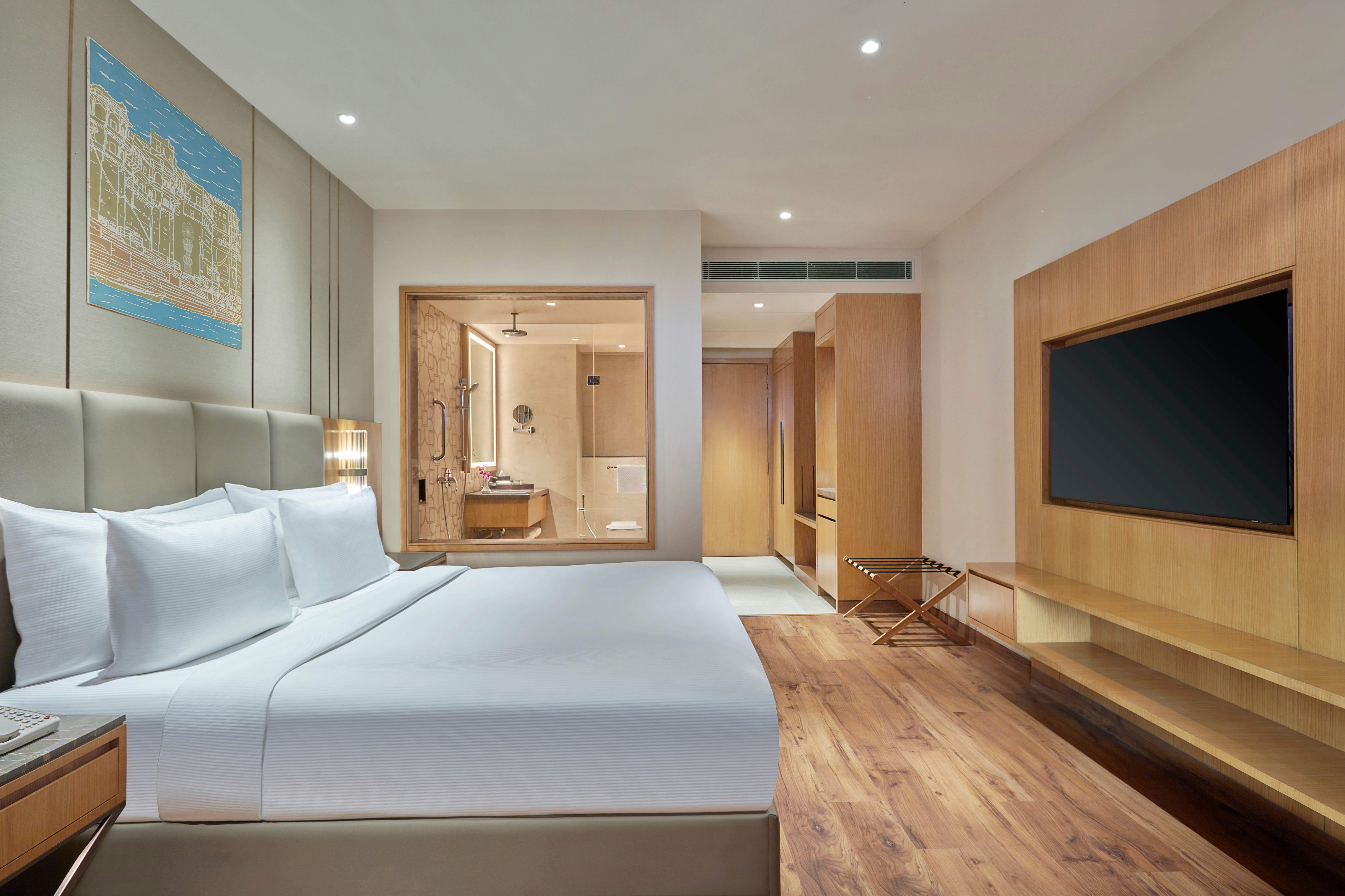 PREMIUM, KING BED, POOL VIEW