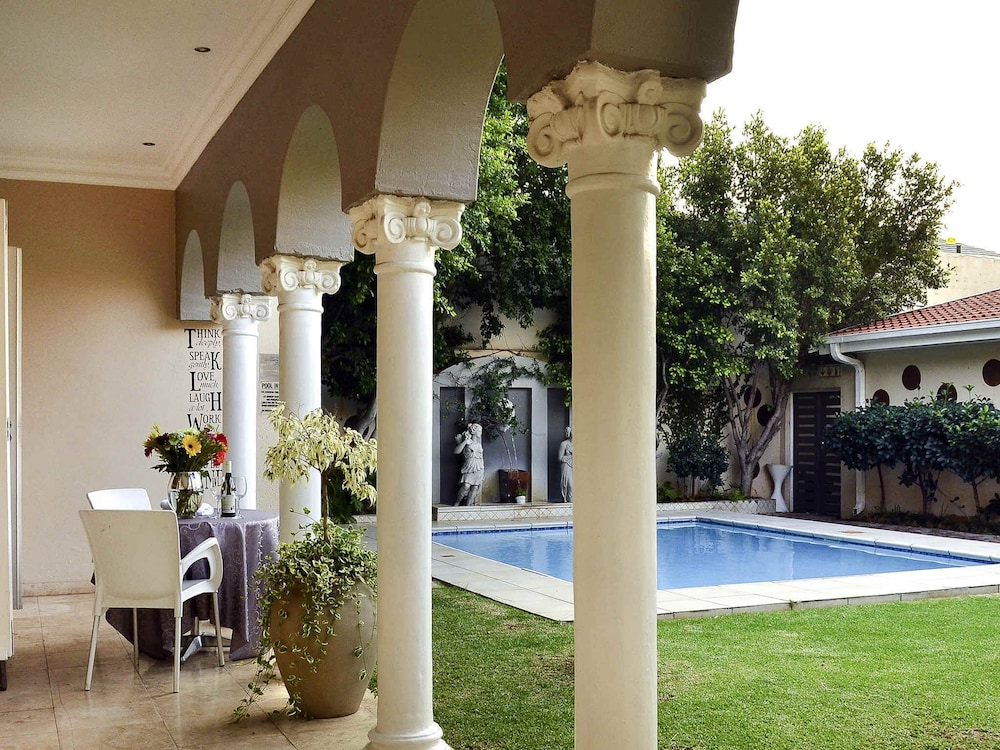 131 on Herbert Baker Boutique Hotel 48/50