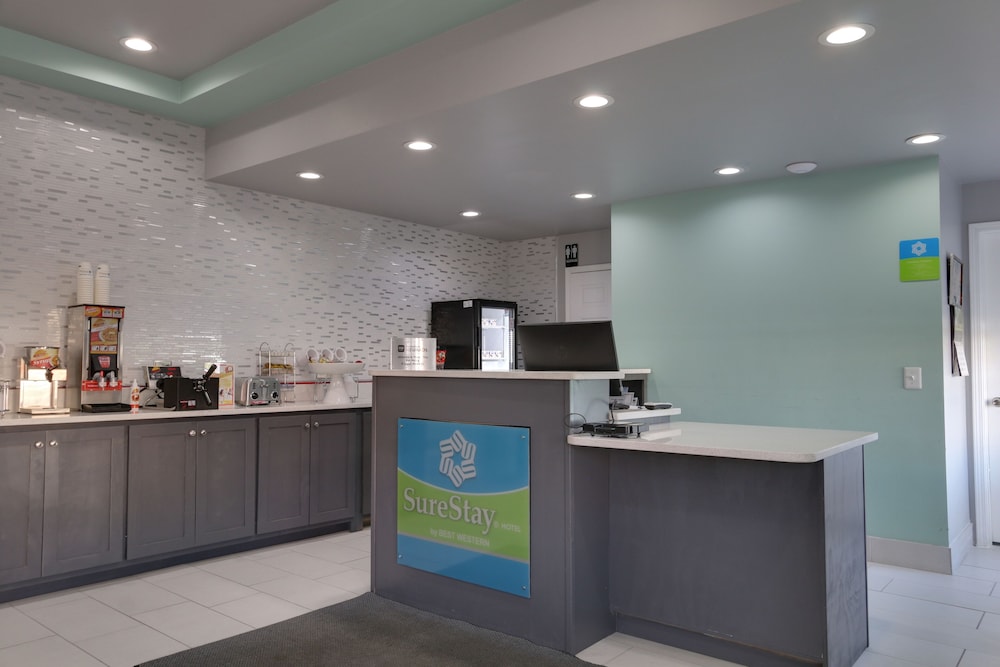 Travelodge by Wyndham Calhoun South I-75 5/40