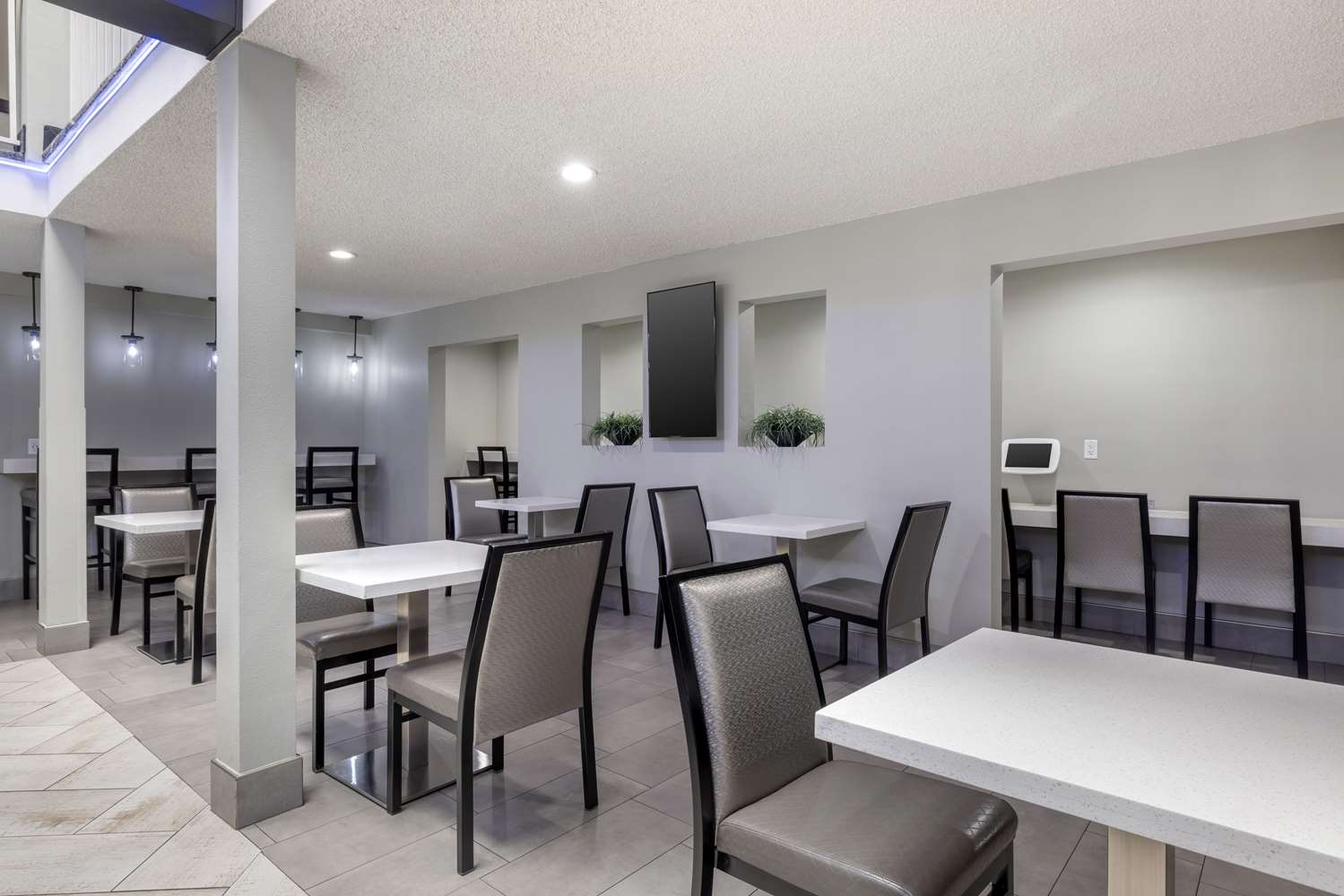 Best Western McCarran Inn 34/42