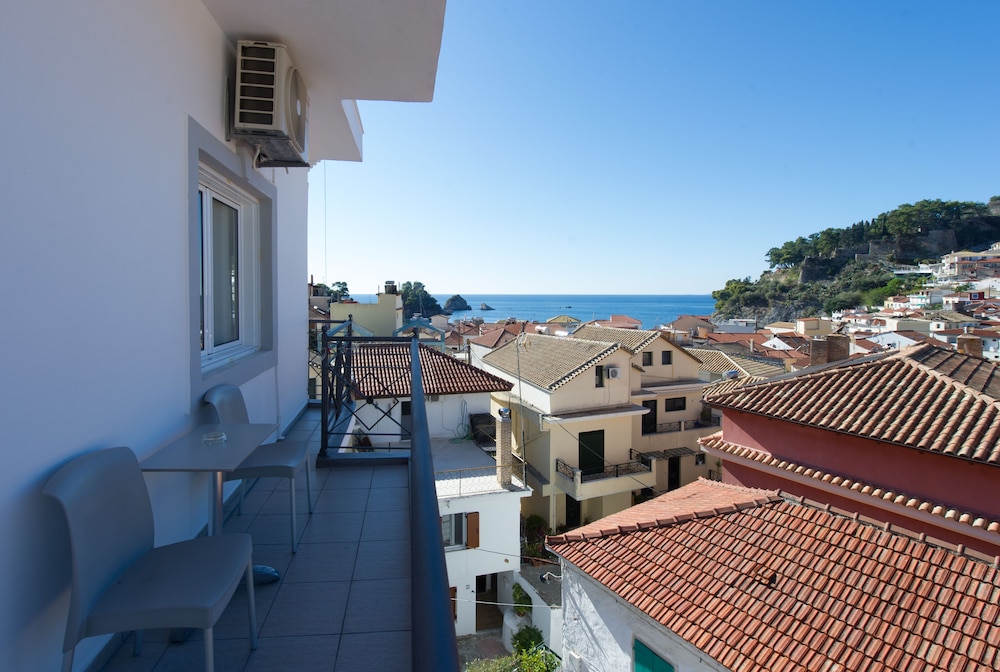 SAN NECTARIOS HOTEL 42/50
