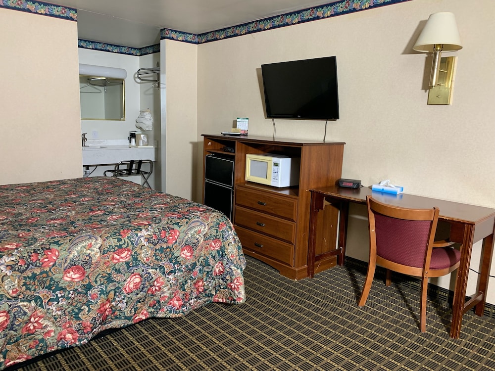 Chippewa Motel 26/42