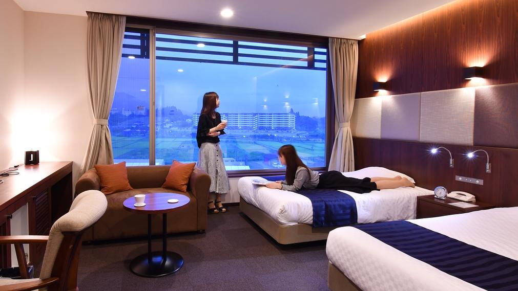 Capital Hotel 1000 13/42