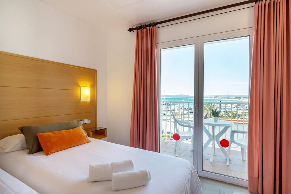 Hotel Les Illes 13/50