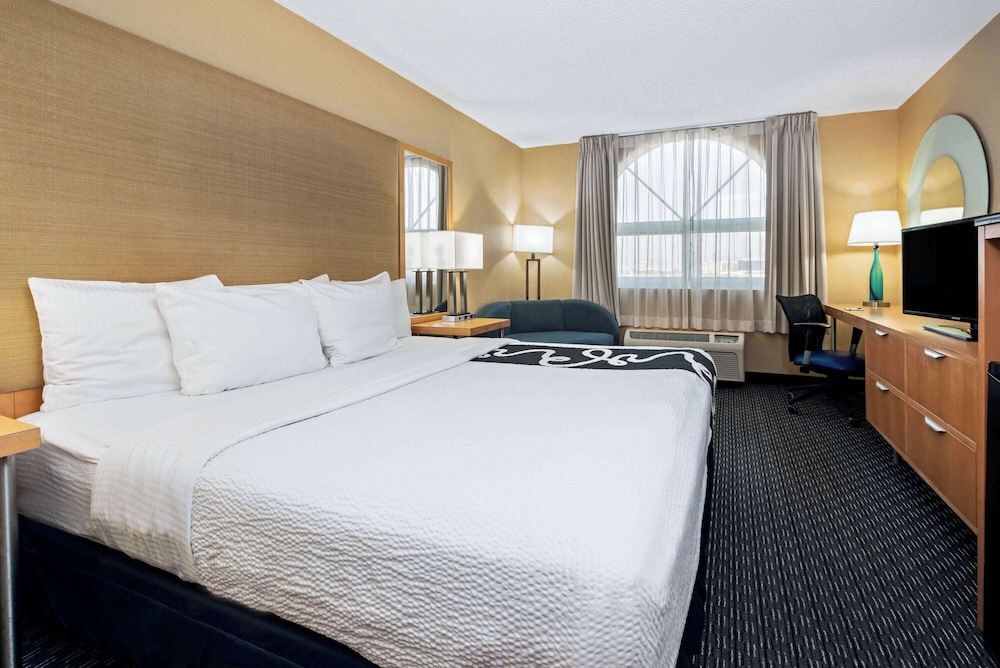 Room, King Bed, Bathtub, Accessible