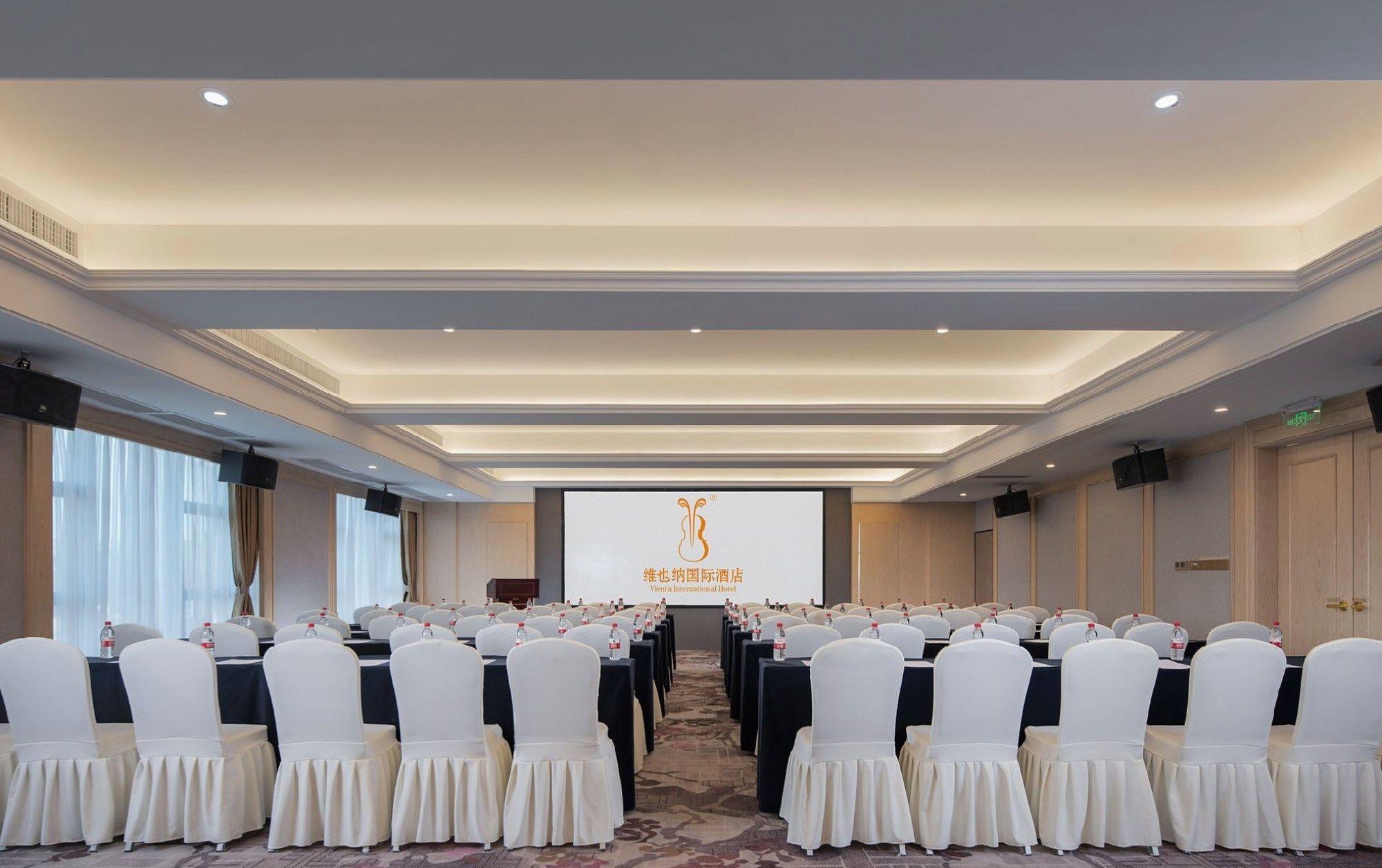Venus International Hotel (Huizhou West Lake) 50/55