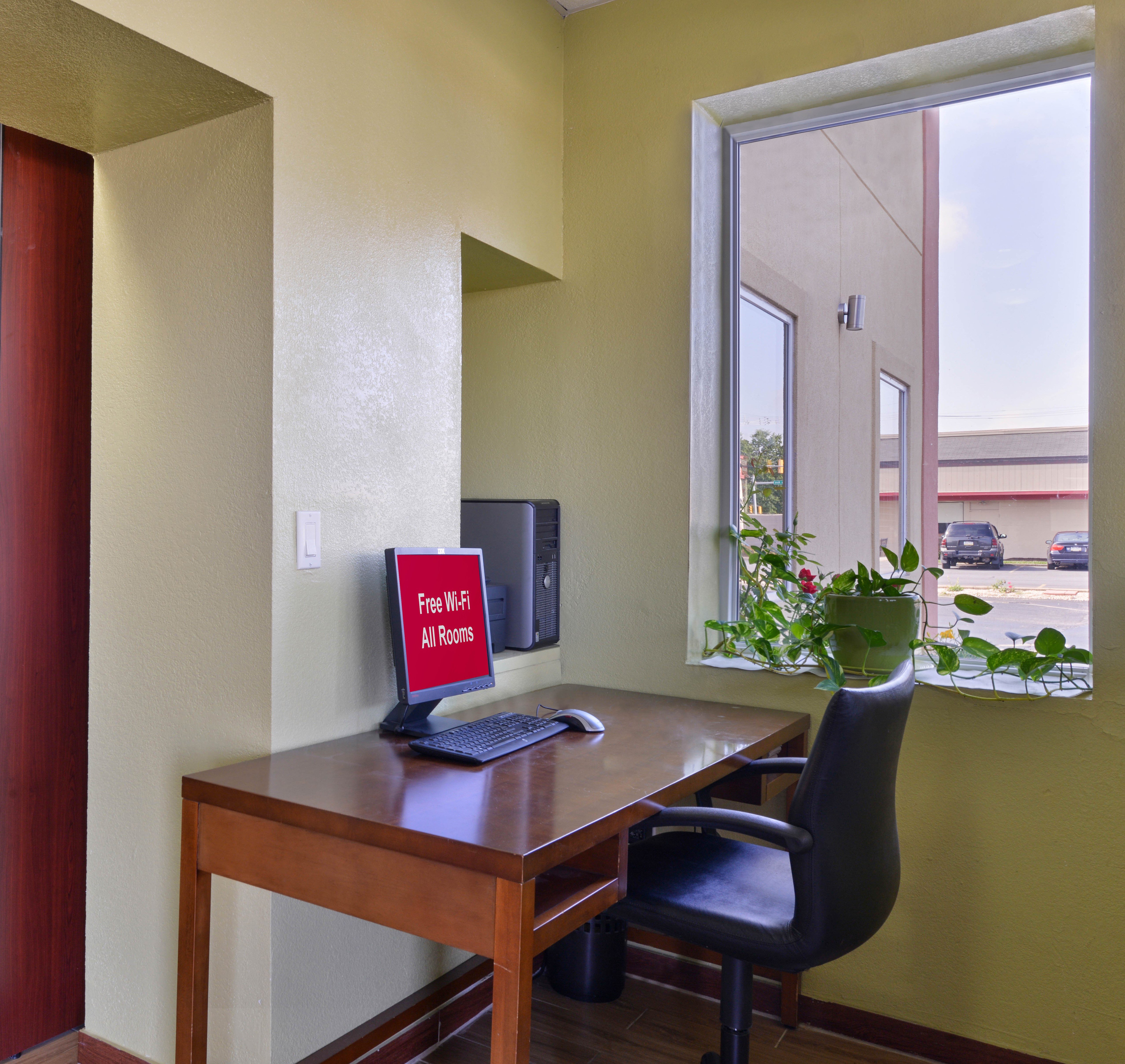 Red Roof Inn Chambersburg 25/28