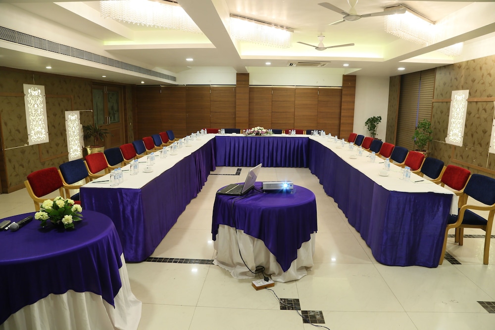 Hotel Amar Vilas 28/35