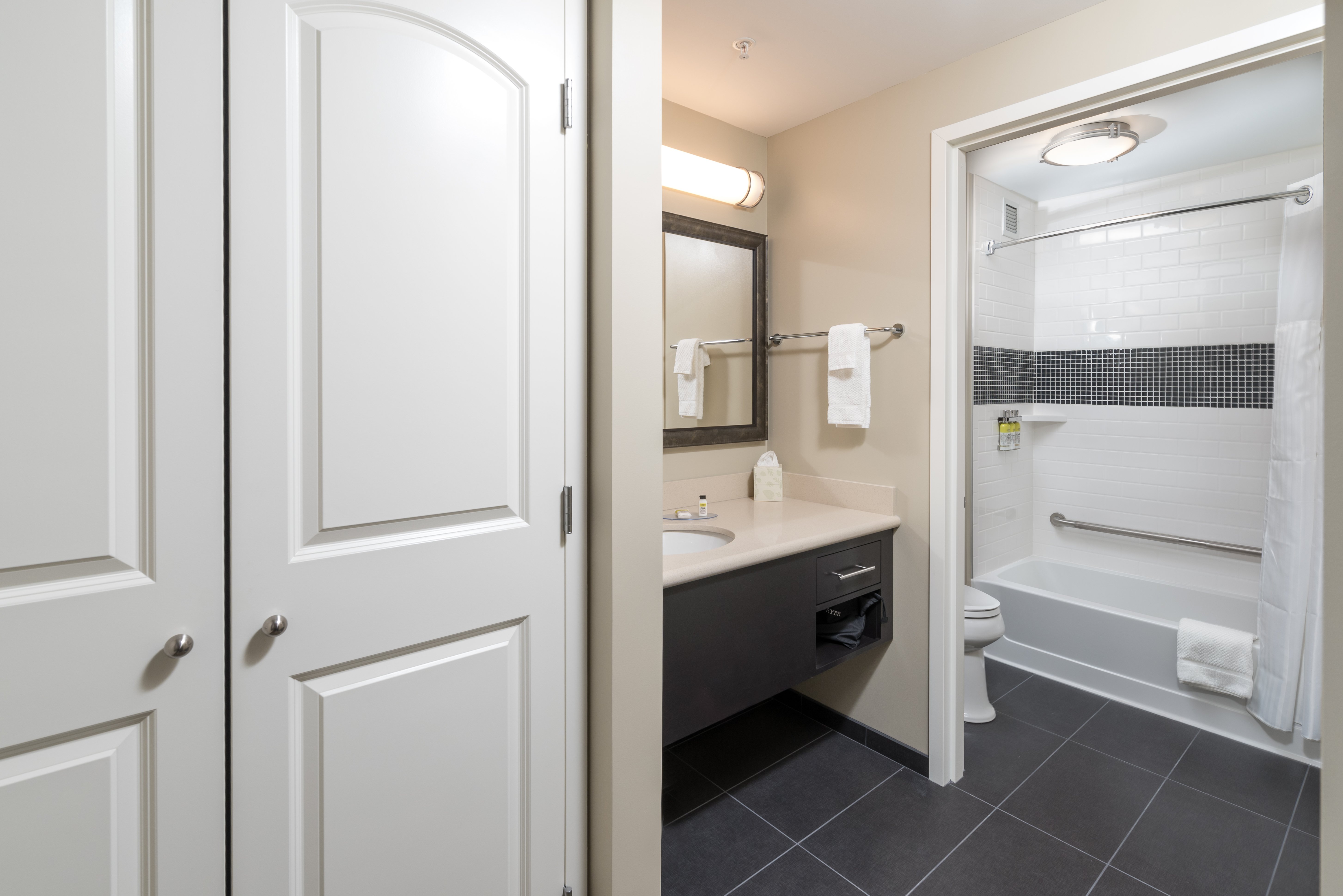 STAYBRIDGE SUITES SASKATOON - UNIVERSITY 49/50