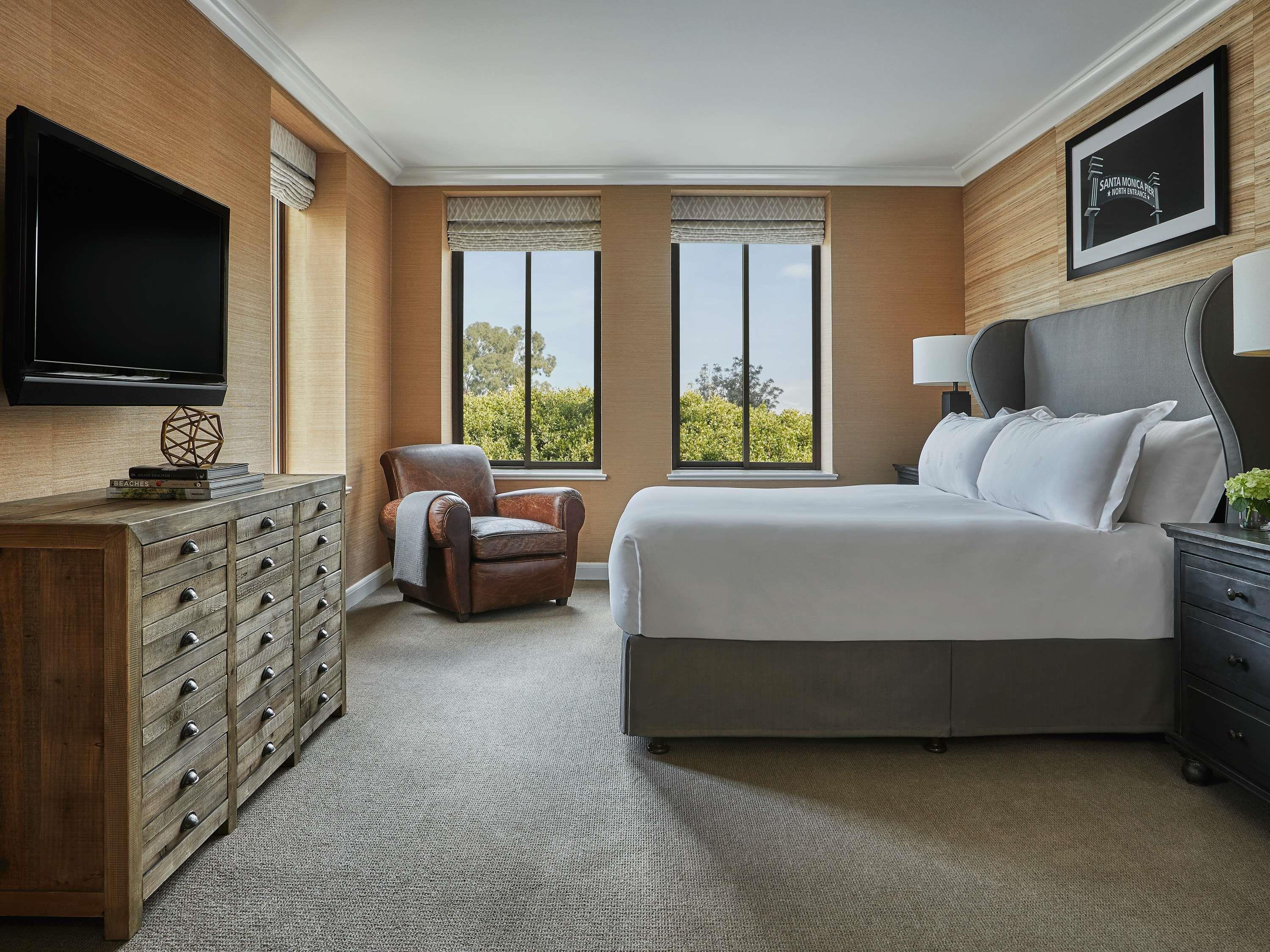 1 Bedroom, Palisades, Suite, King Bed, Sofa