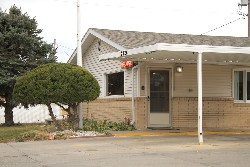 Capri Motel 3/52