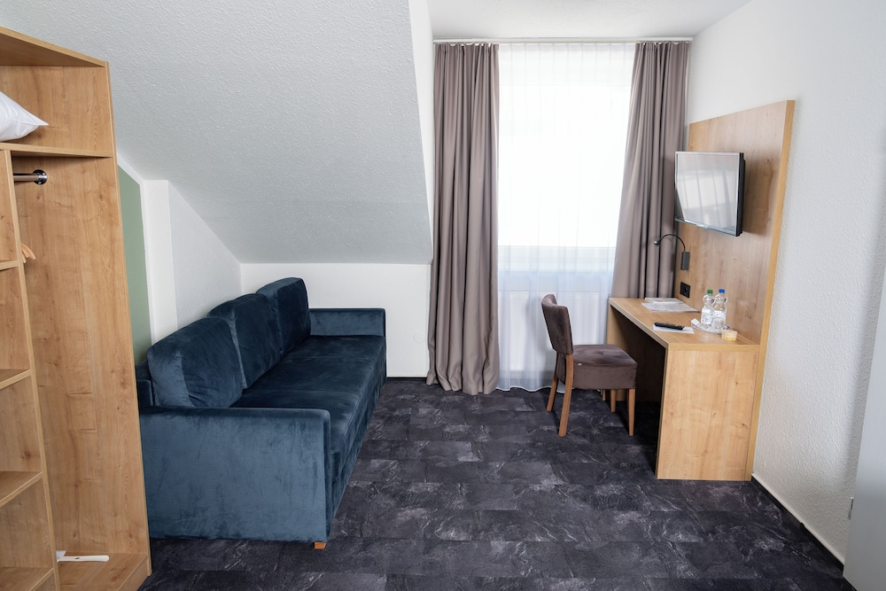 Hotel Alpha 62/68
