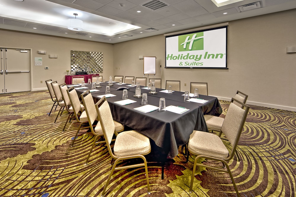 Holiday Inn Hotel And Suites Tupelo North 44/55