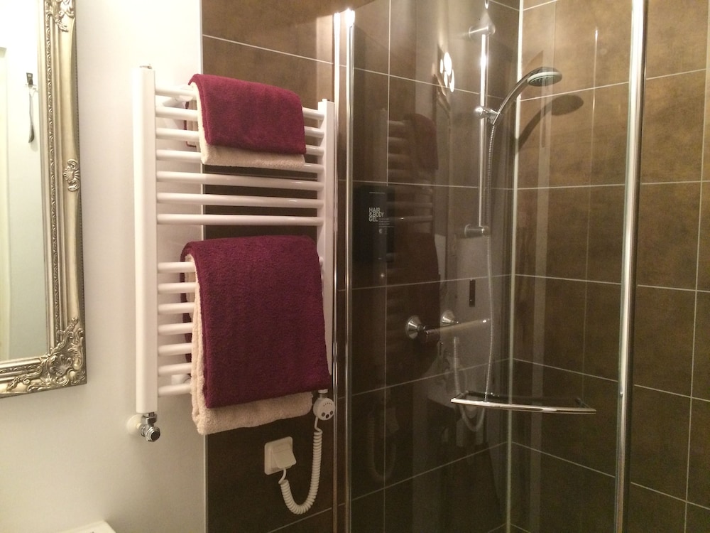 Annas Hotell 27/50