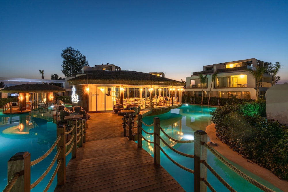 Club Arona by Laren Hotels in SERIK