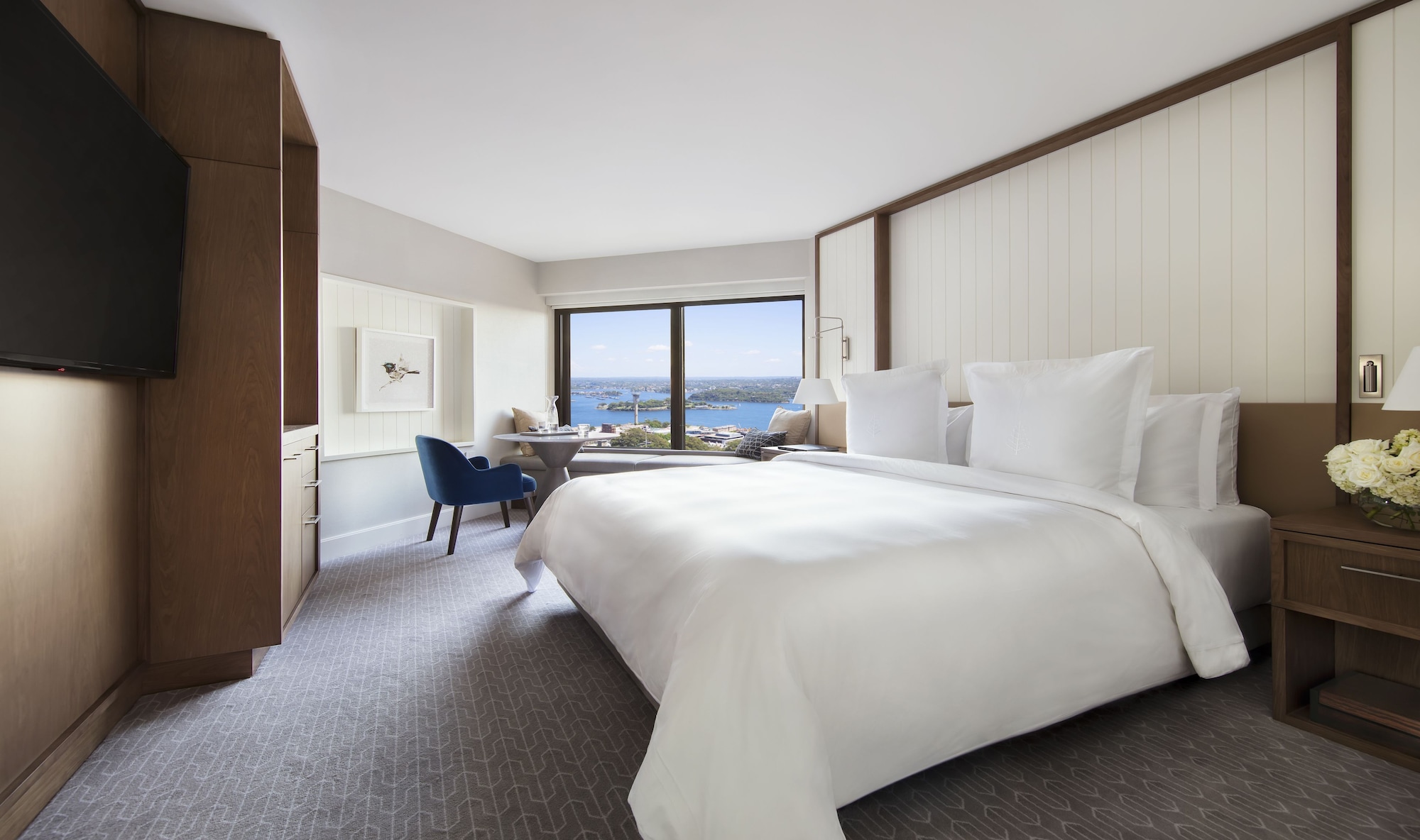 DELUXE, KING BED, PARTIAL HARBOUR VIEW