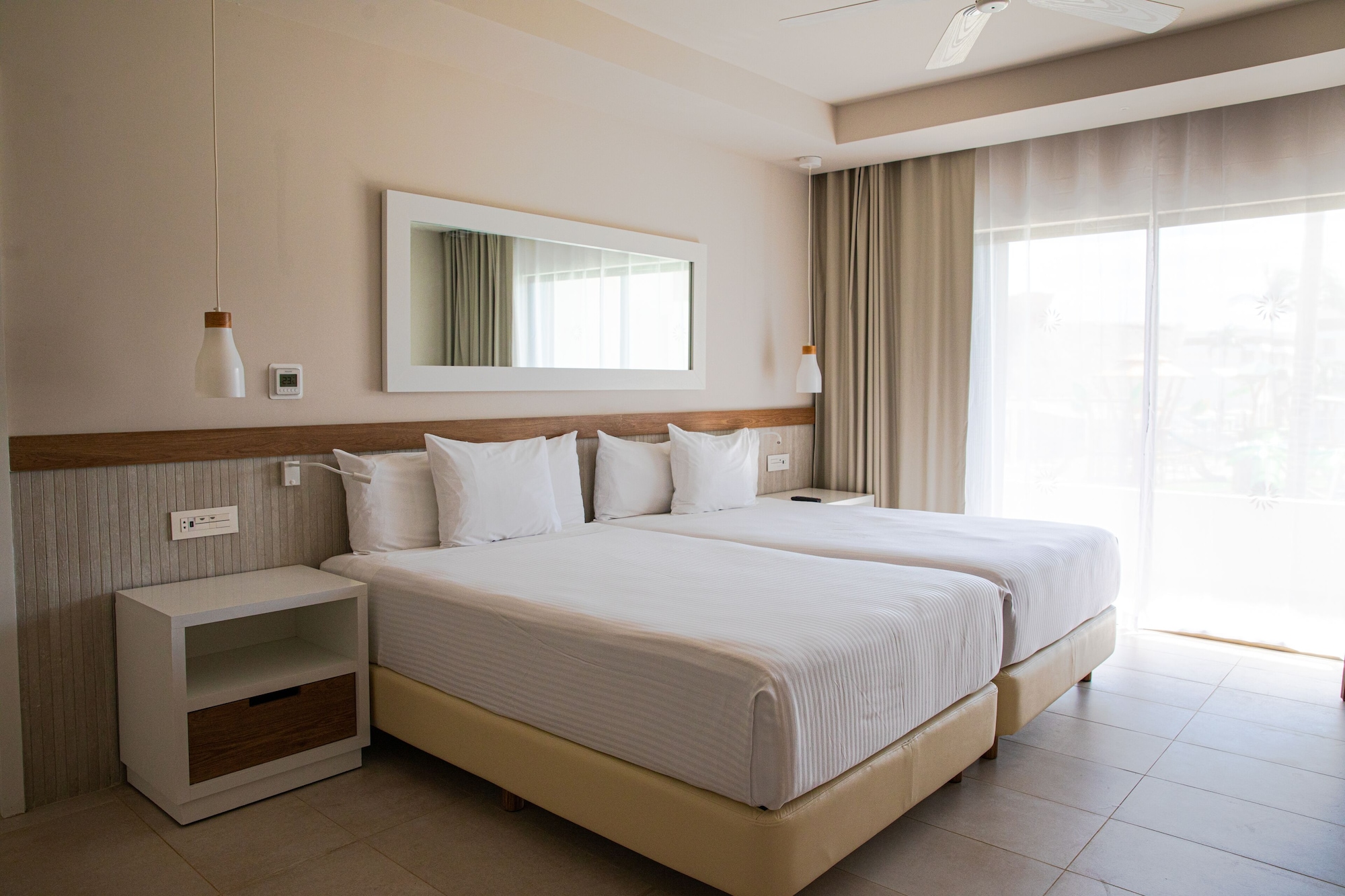 2 BEDROOMS, SUITE