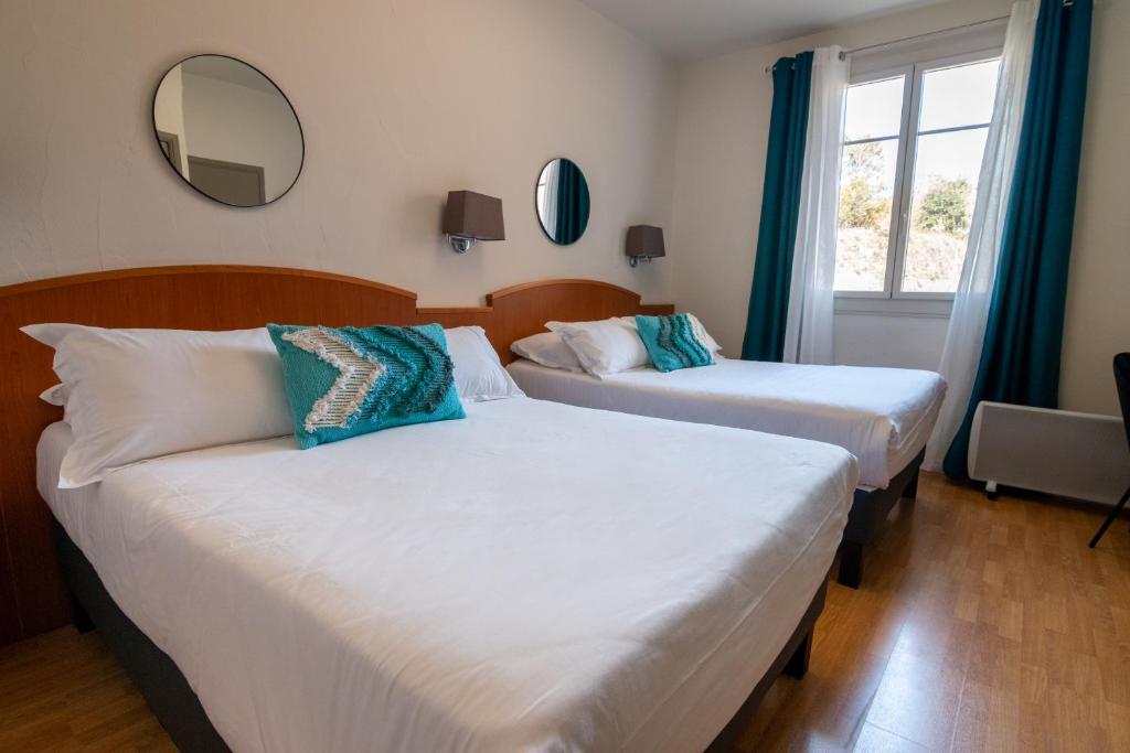 Room, Quadruple
