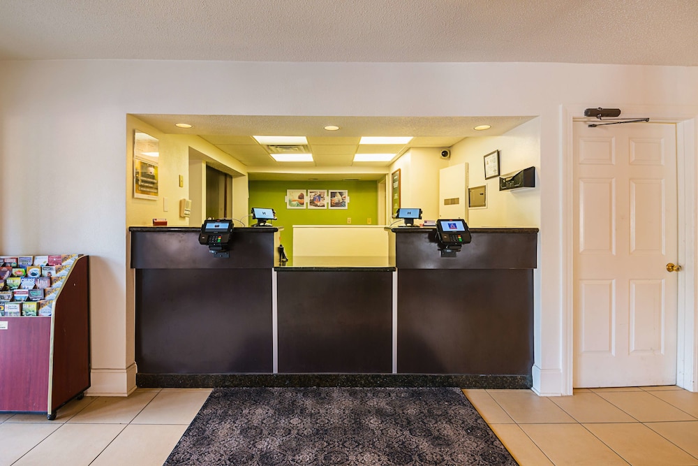 Studio 6 Extended Stay - Greensboro, NC 7/47