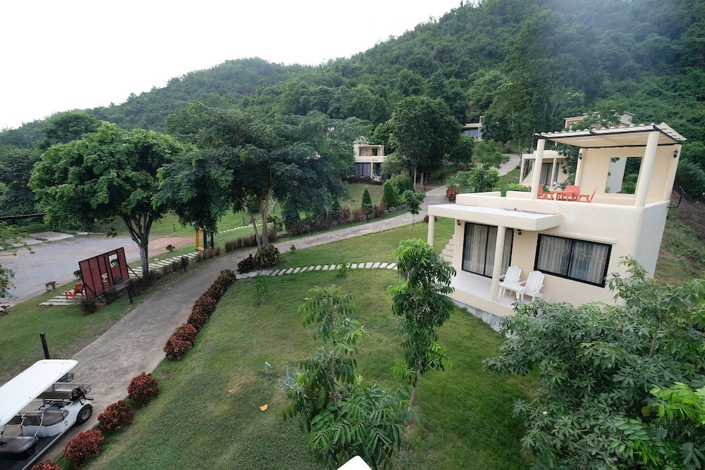 Hi - Scene Resort 56/69