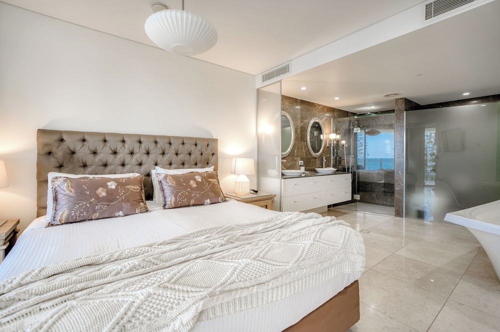 2 BEDROOMS, DELUXE, APARTMENT