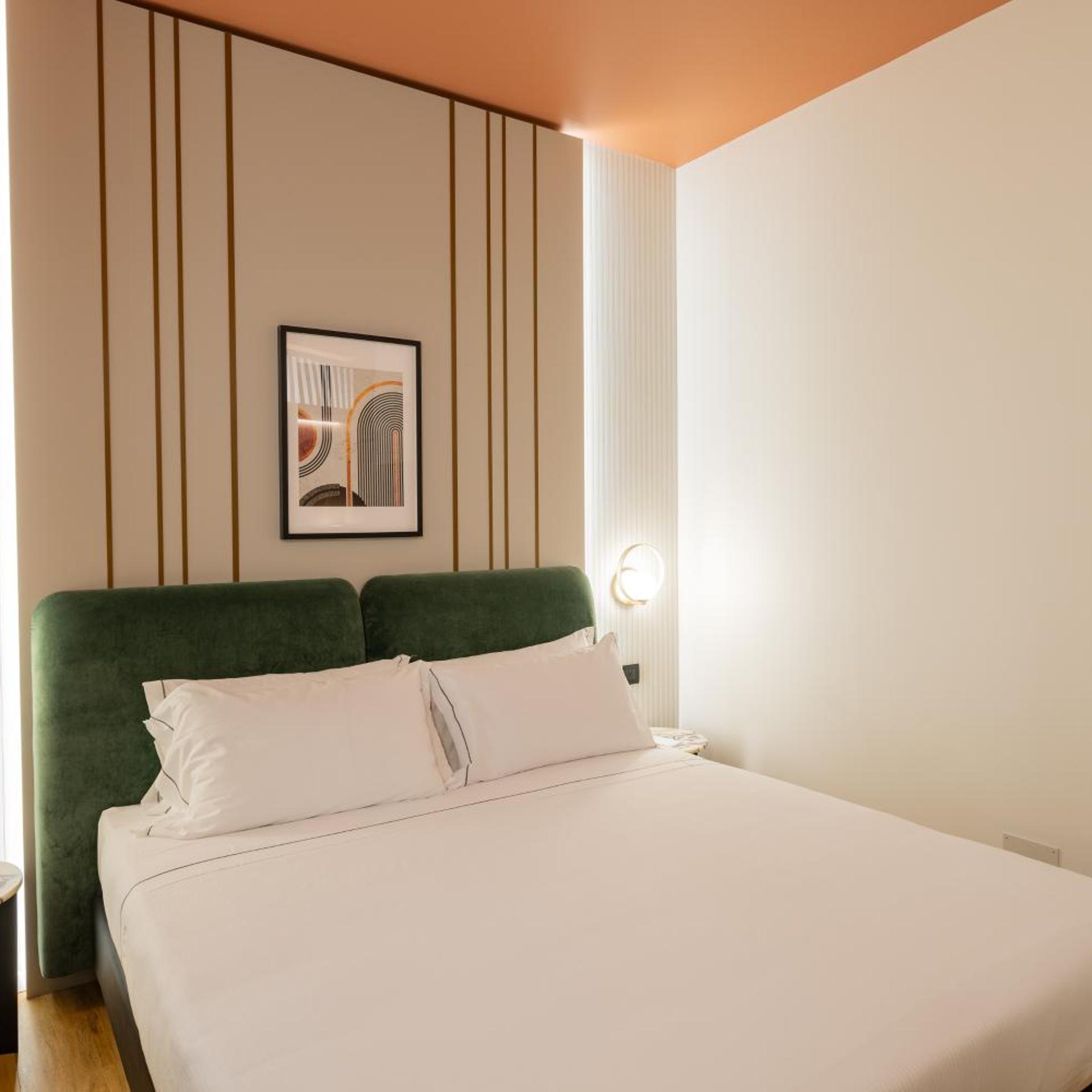SUPERIOR, DOUBLE BED