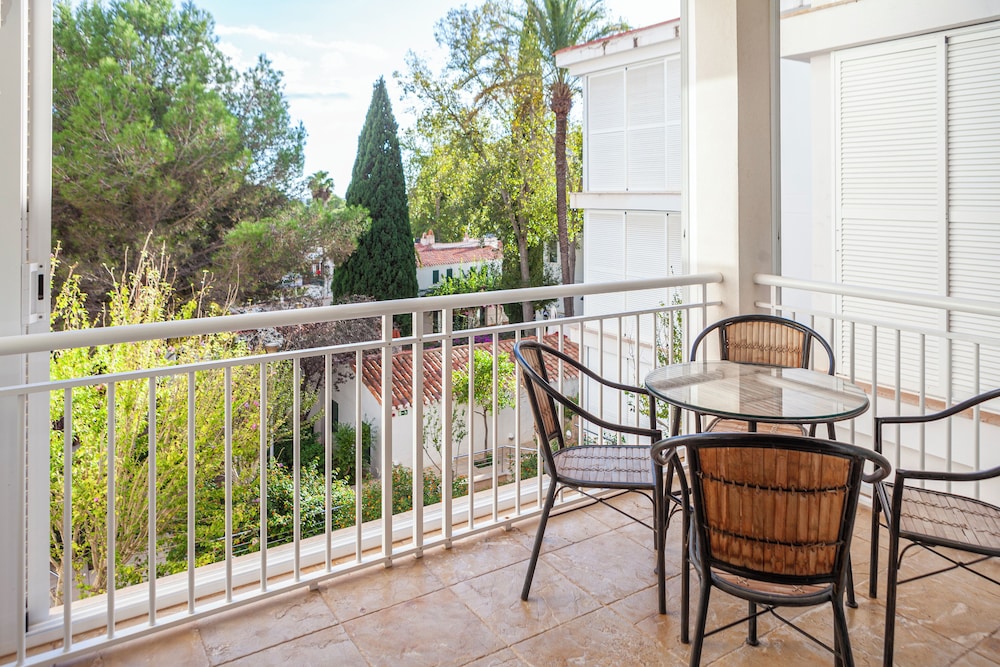 Minura Cala Galdana and Apartamentos D Aljandar 37/50