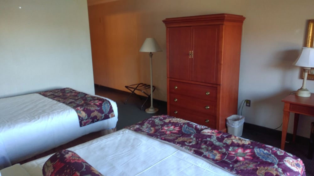 Fort William Henry Hotel and Conference Center 15/67