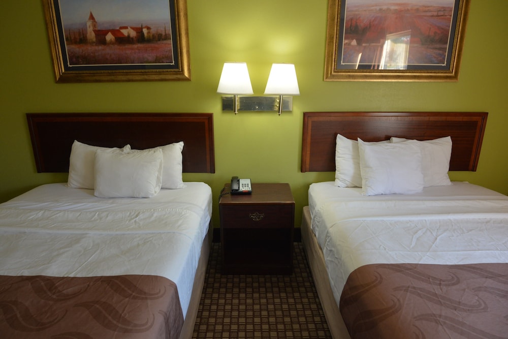 Jameson Inn & Suites Hazlehurst 23/37