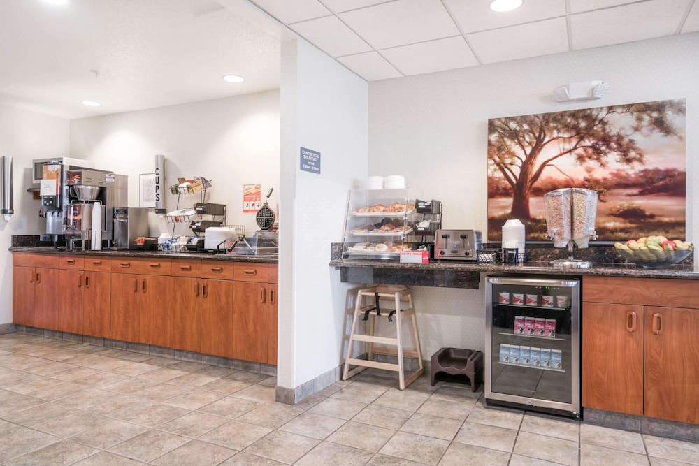 Microtel Inn Suites By Wyndham Rice Lake 24/33