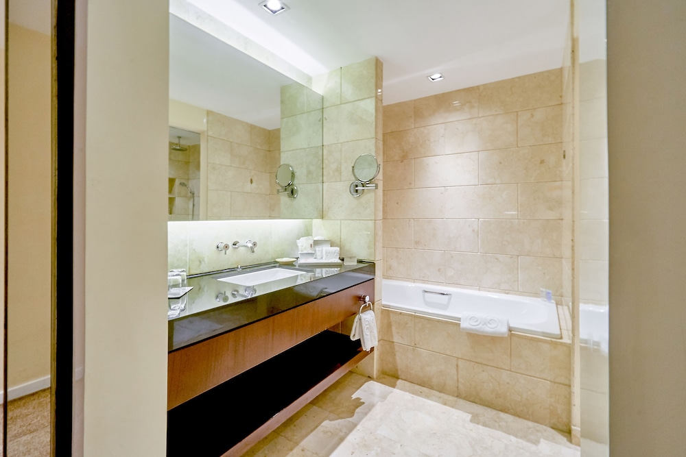 Gran Mahakam Hotel 46/49
