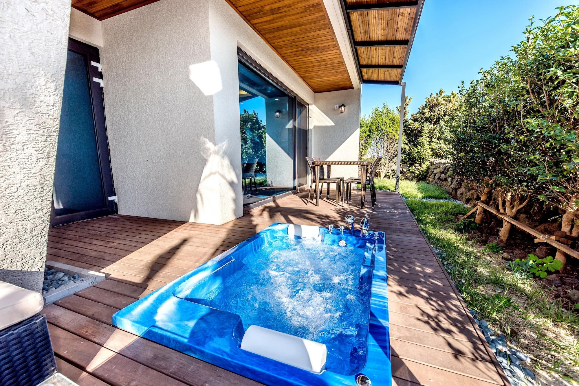 Arts Spa and Pool Villa 21/56