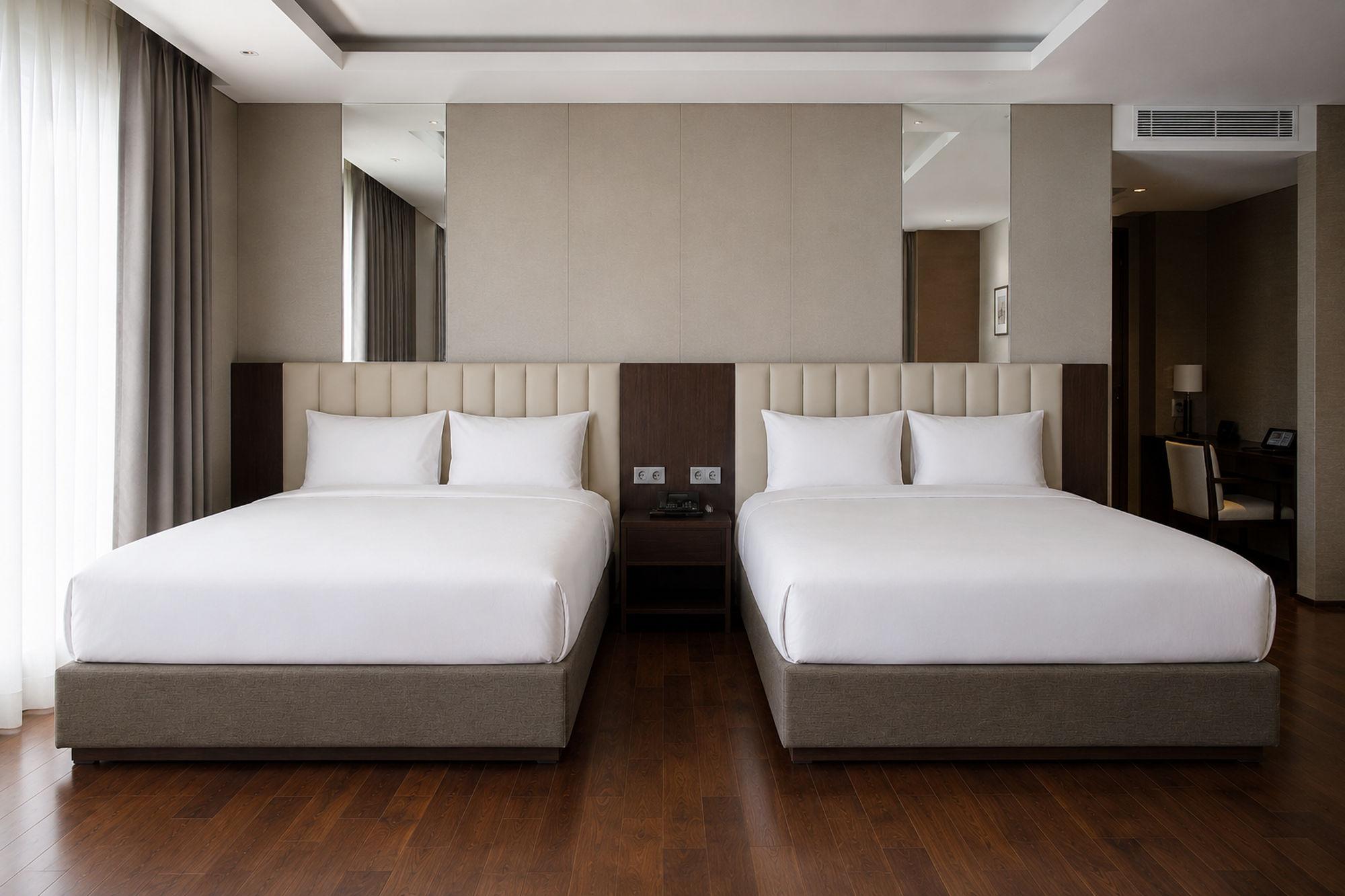 Courtyard, Family, Suite