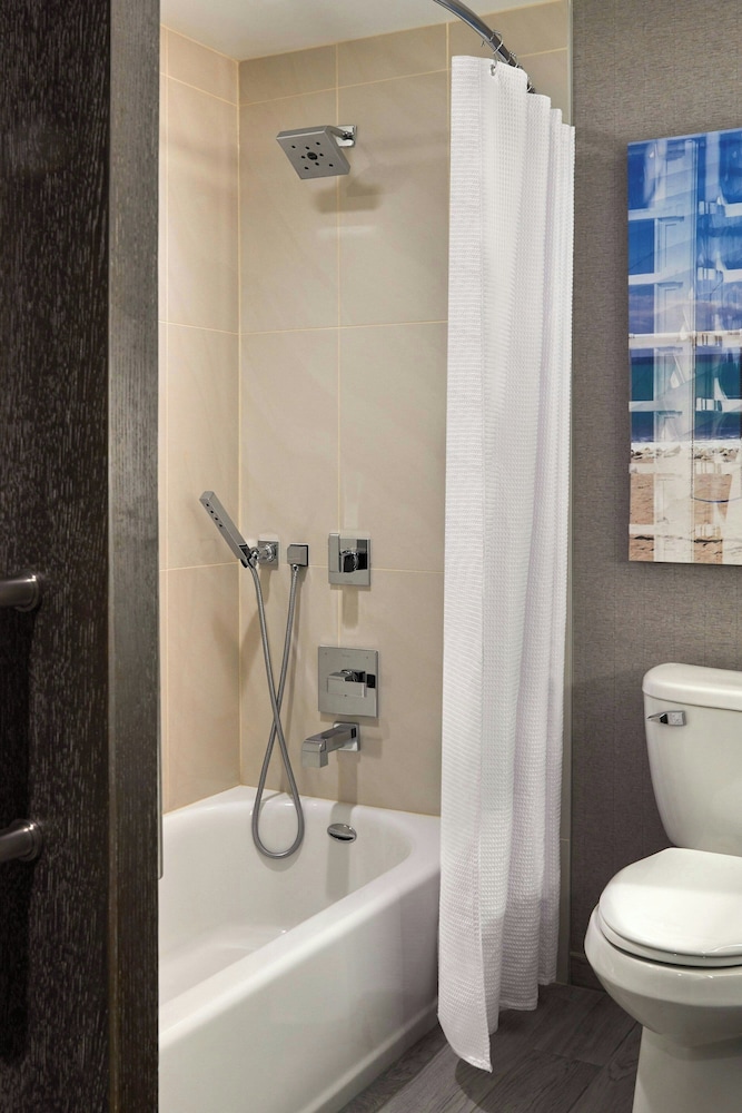 غرفة بسرير كينج، Ventura Beach Marriott 5/8