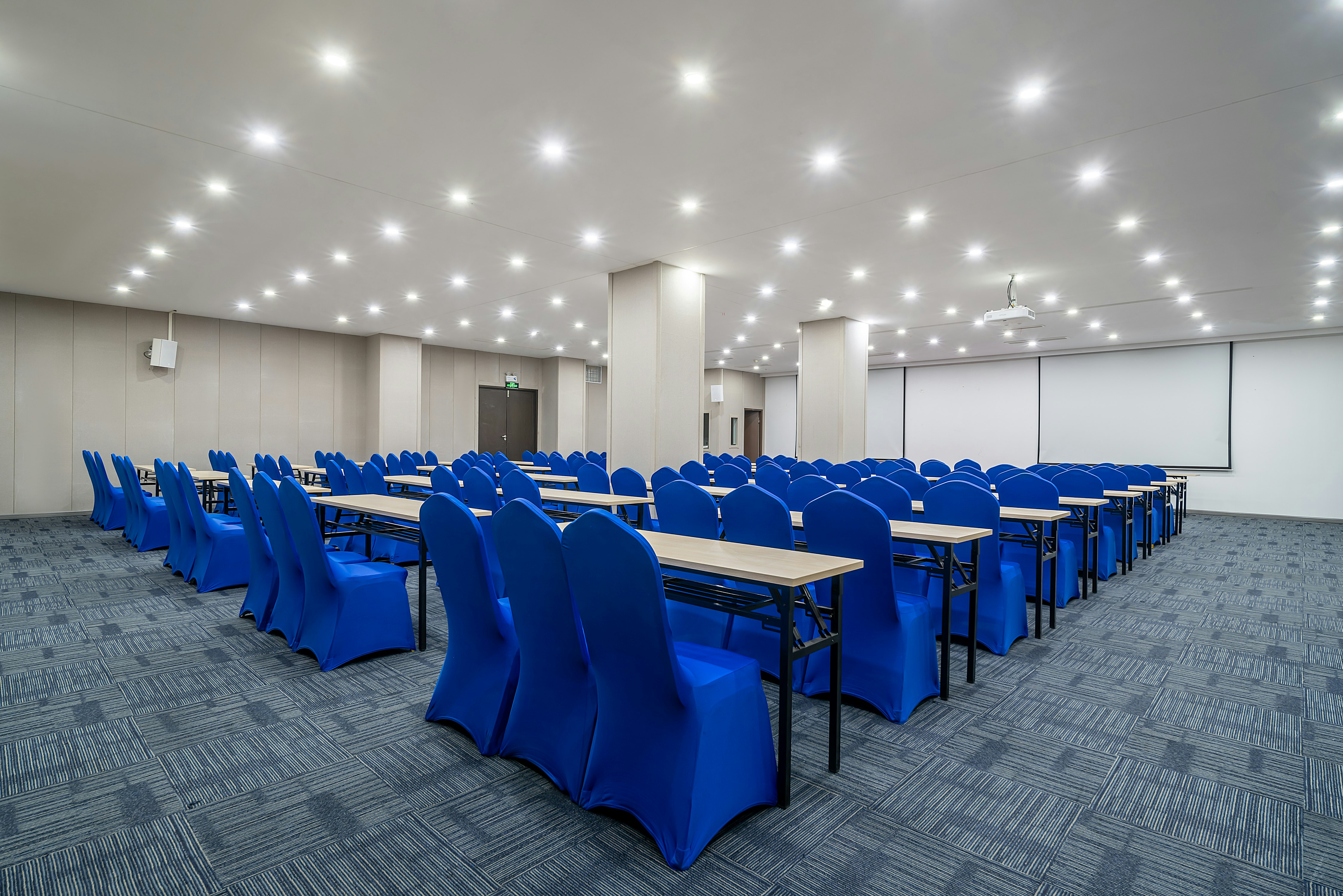 Holiday Inn Express Yangzhou City Center 58/71