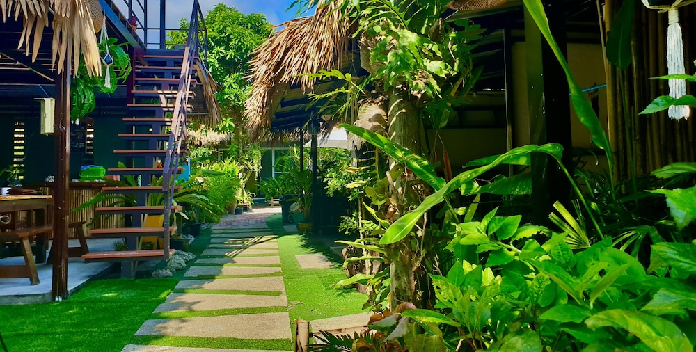 Oasis Lipe Resort 62/66