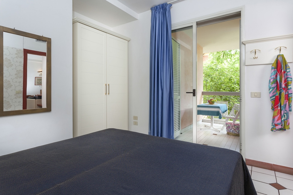 1 BEDROOM, SUPERIOR, APARTMENT