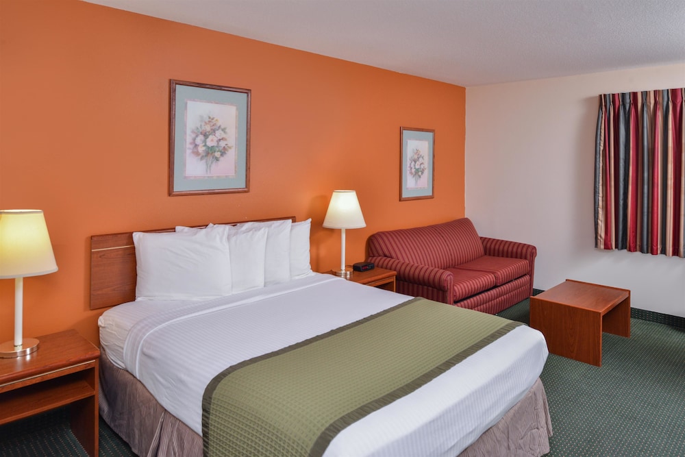 Travelodge Suites By Wyndham Newberg 21/60