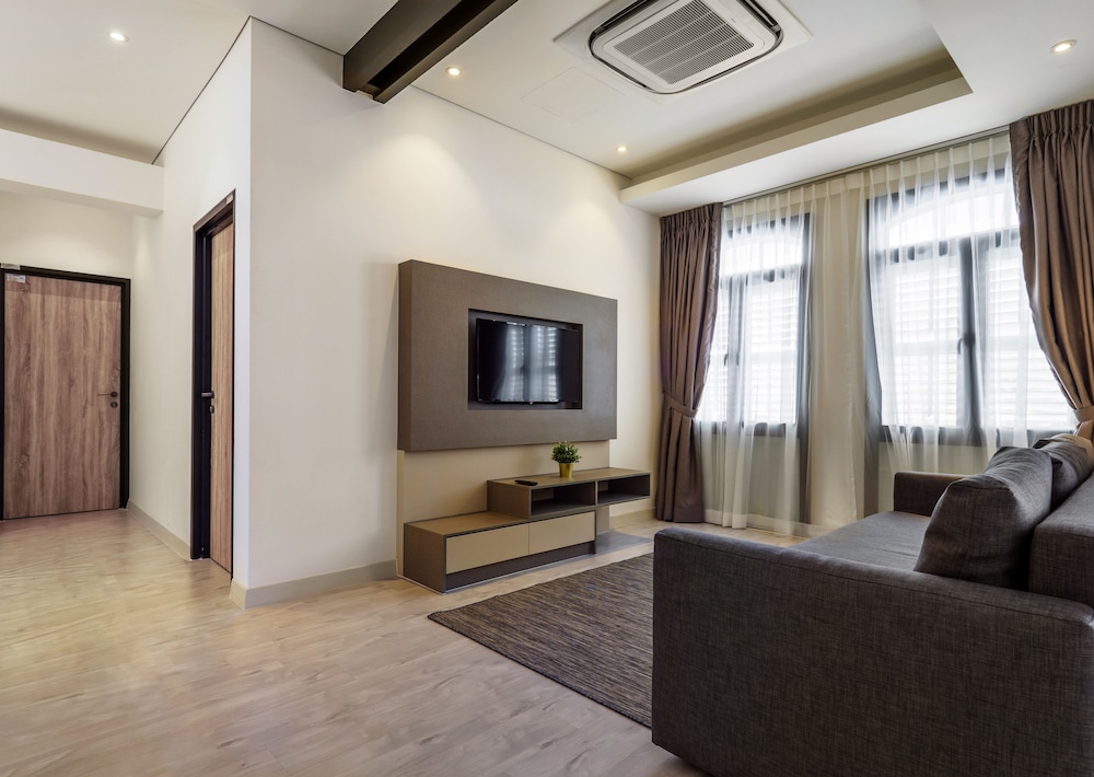 Macallum Central Hotel Managed By The Ascott Limited 10/16