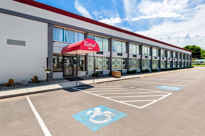 Red Roof Inn Cortland 14/21