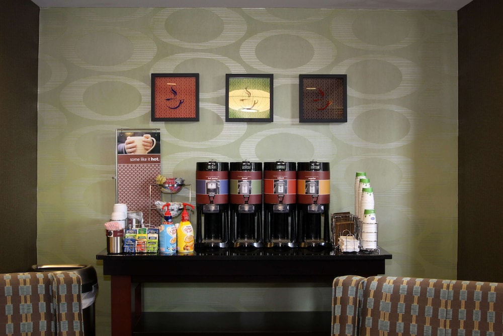 Hampton Inn Suites Paducah 9/55